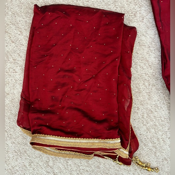 Red and Gold Gharara - Picture 10 of 14